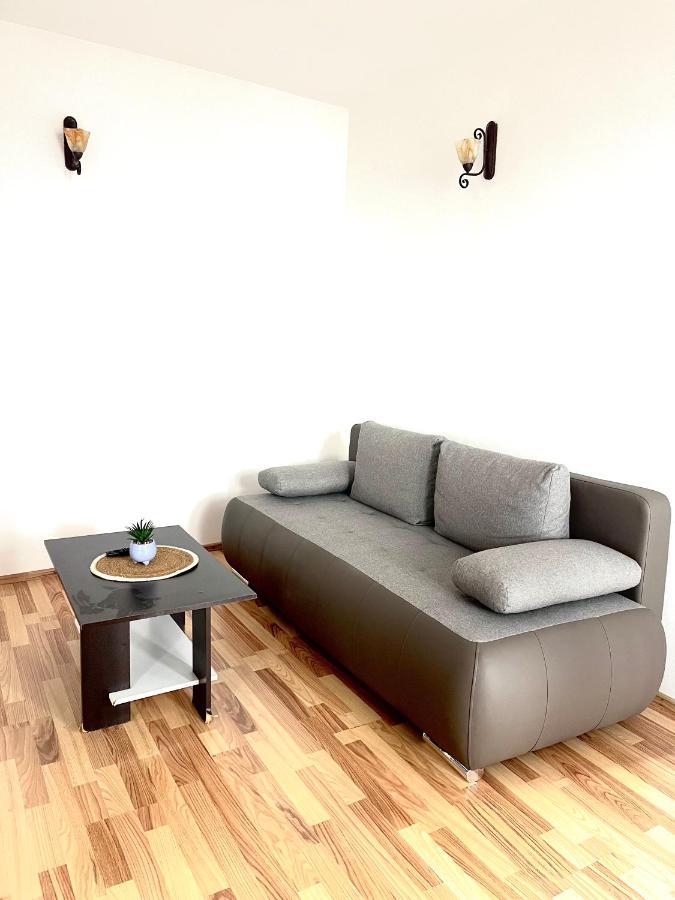 Veronika Apartman *